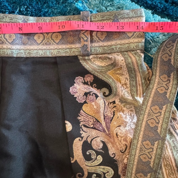 Zimmermann Illustration Tuck Shorts - Picture 16 of 16